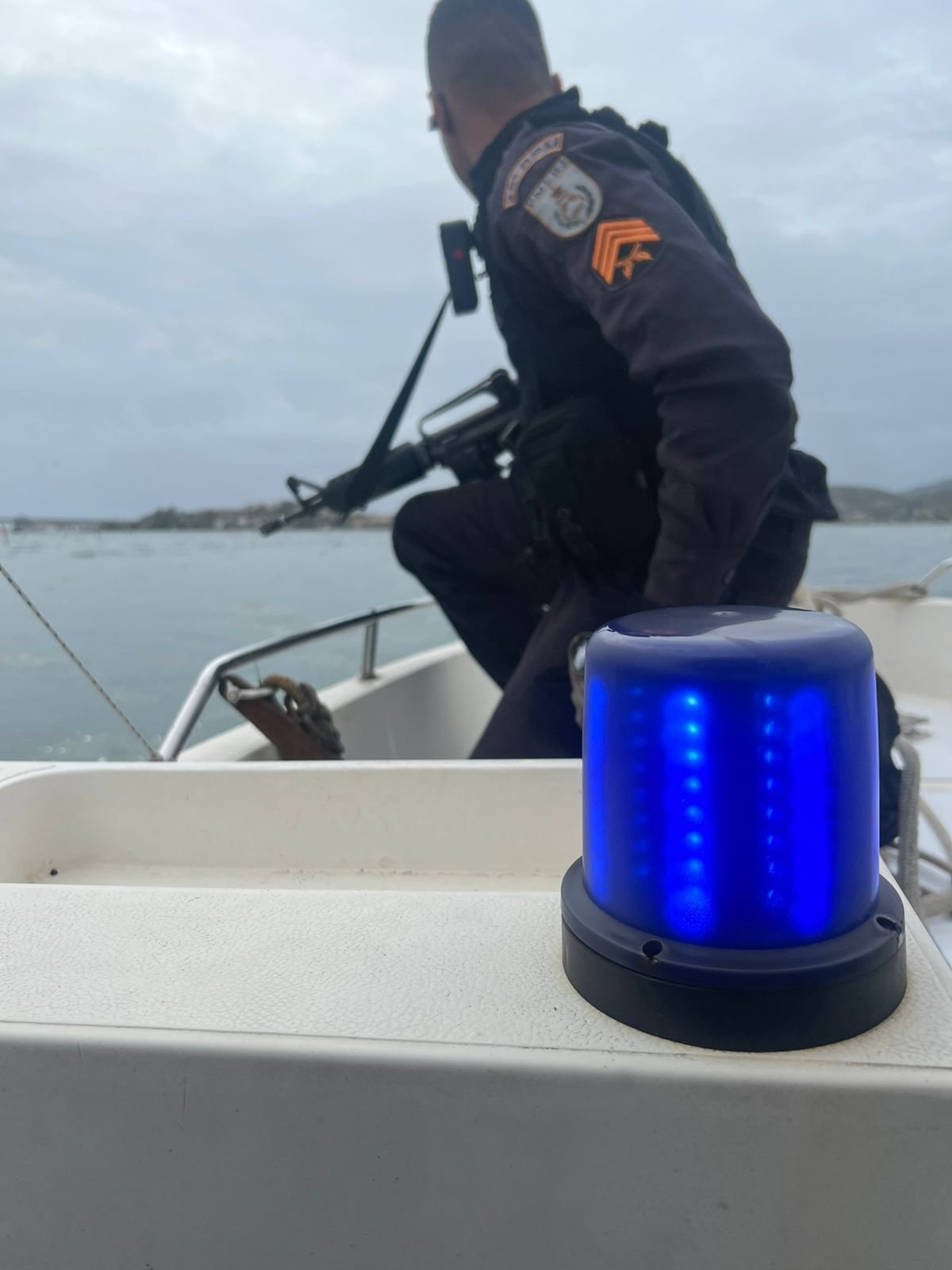 Perseguição marítima termina com dois presos e um detido em Cabo Frio