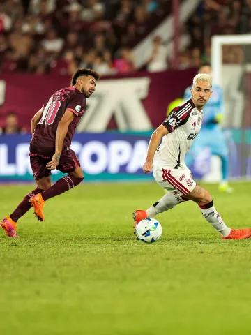 Flamengo é derrotado fora de casa pelo Lanús e sai em desvantagem na Recopa