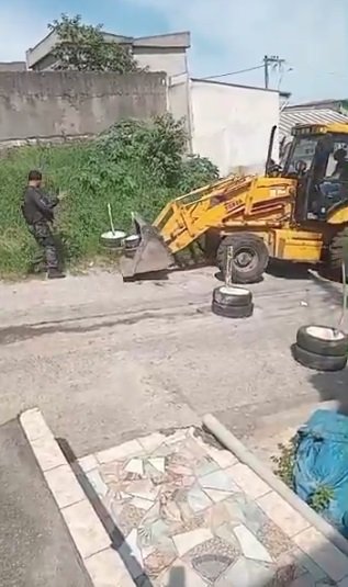 PM continua com operação para retirada de barricadas em São Gonçalo