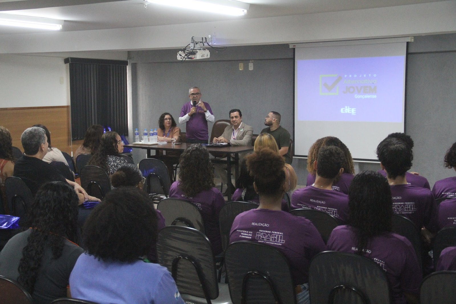 Prefeitura fortalece parceria para ampliar oportunidades de jovens aprendizes