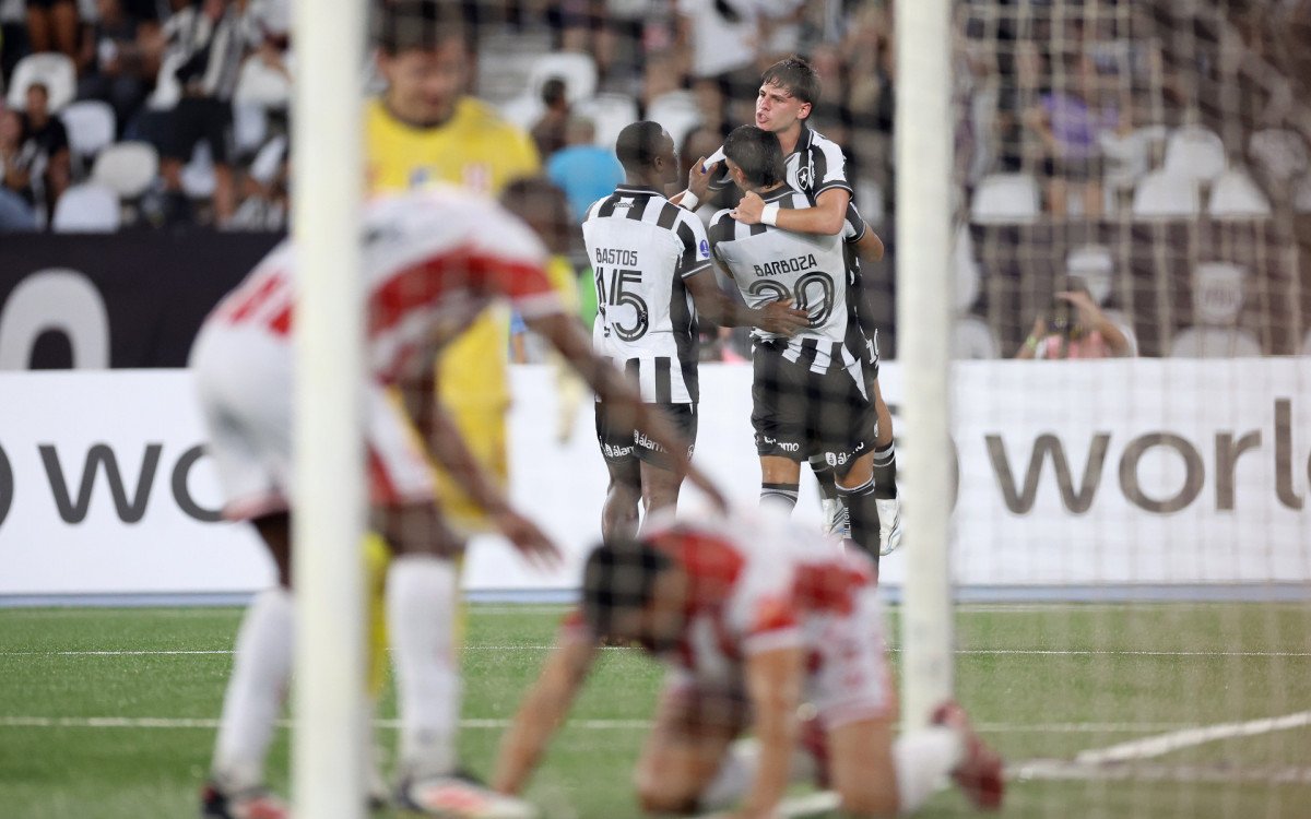 Botafogo controla a partida e bate o Independiente Petrolero na Sul-Americana