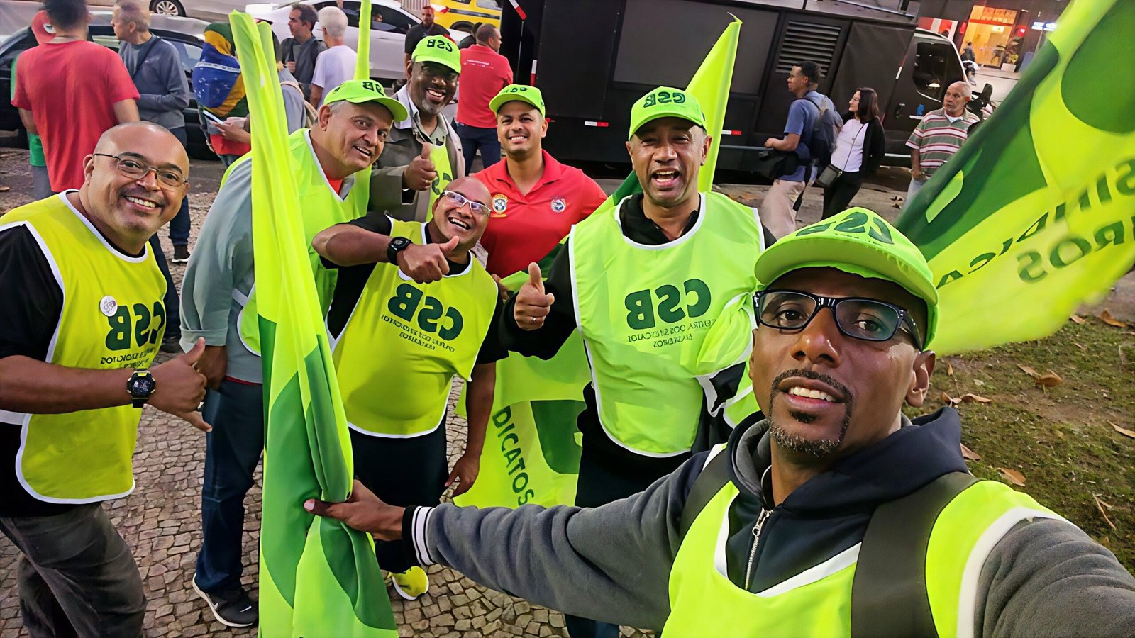 Trabalhadores niteroienses participam de ato público em Brasília