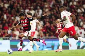 Fim da linha: Bragantino derrota Flamengo e quebra invencibilidade de Leonardo Jardim