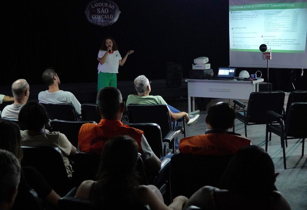 Prefeitura de São Gonçalo promove palestra em alusão ao Abril Verde no Lavourão