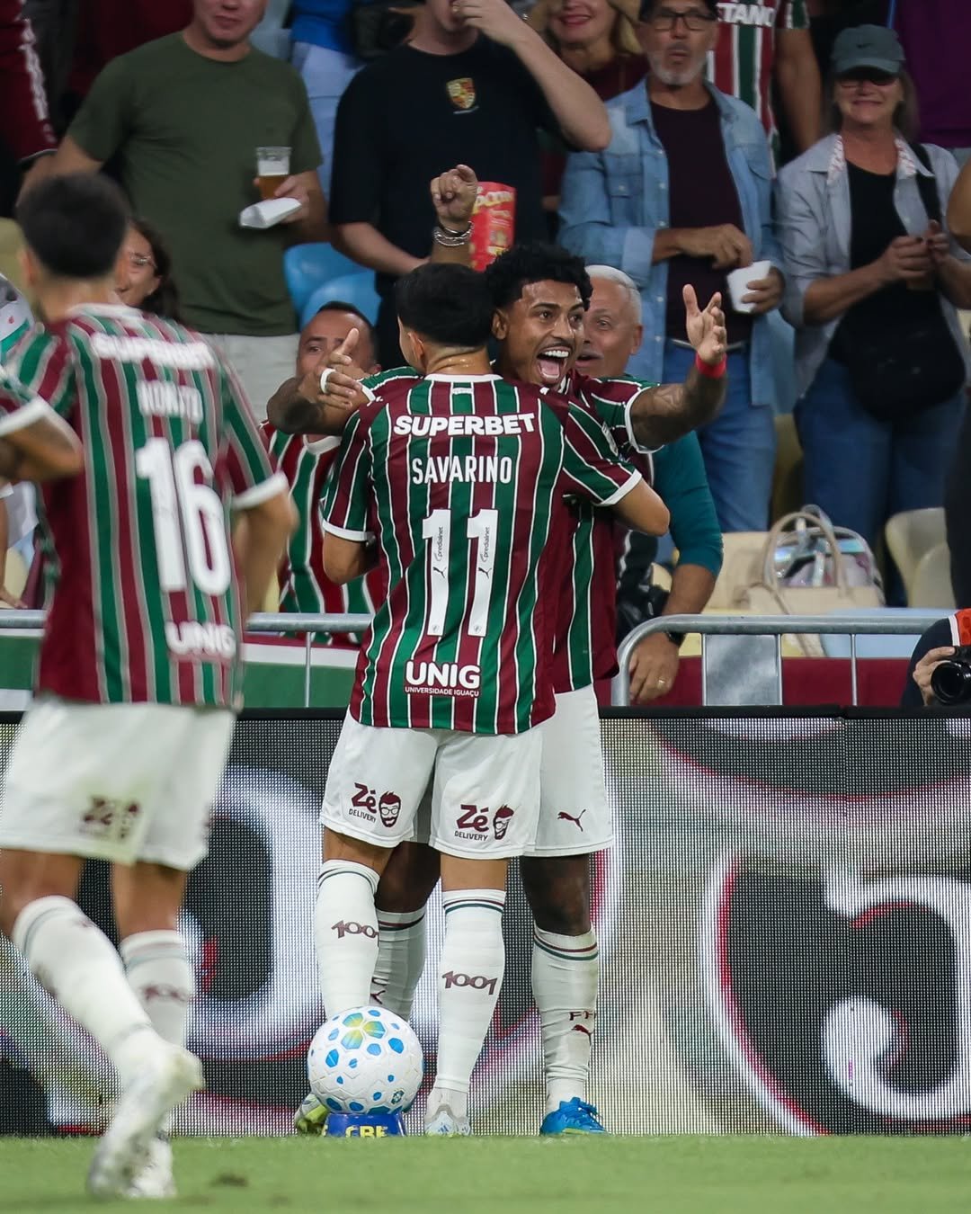 Fluminense vence o São Paulo em noite de festa para Hulk no Maracanã