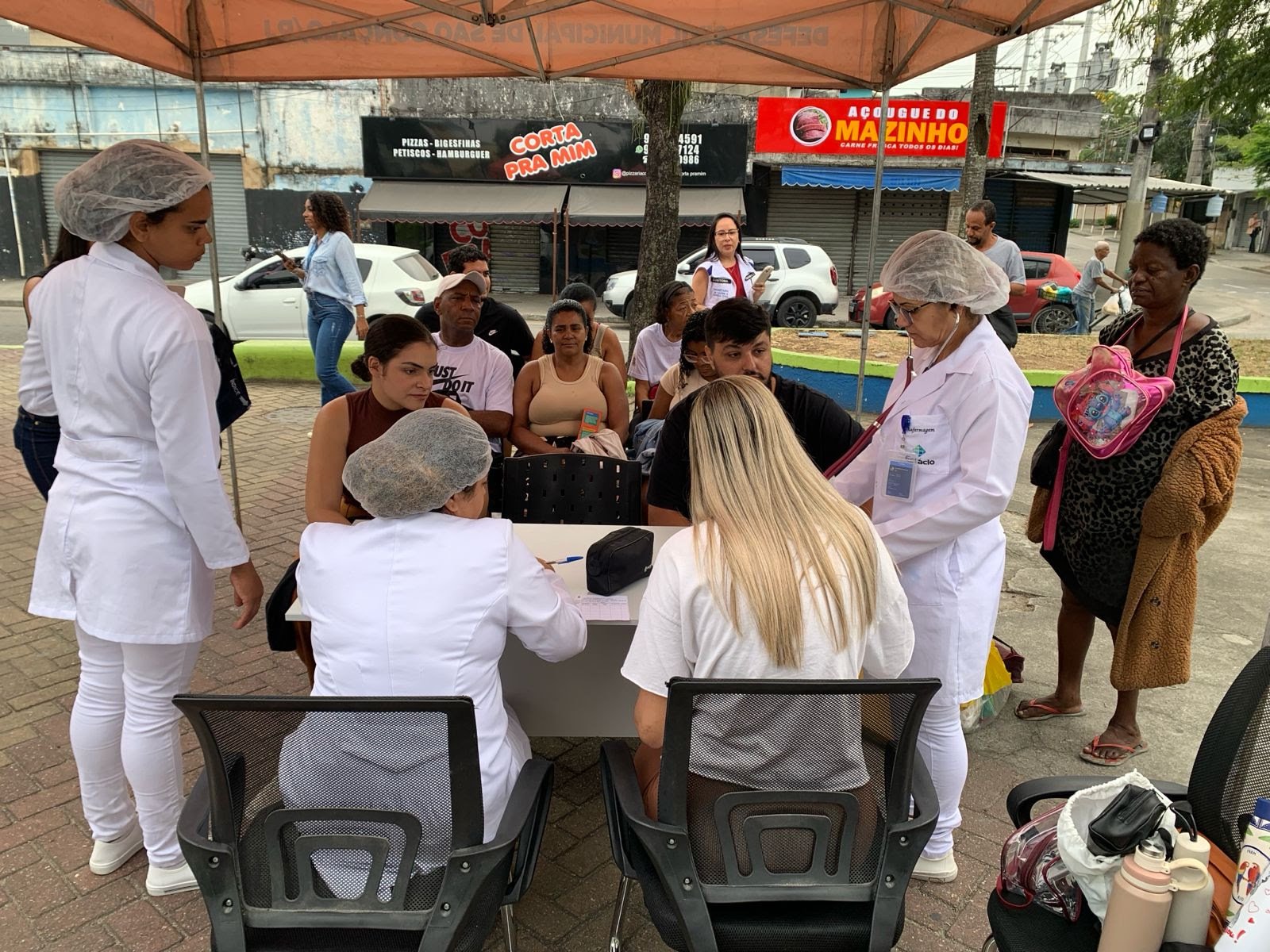 Moradores elogiam ação especial de saúde realizada na Praça dos Bandeirantes
