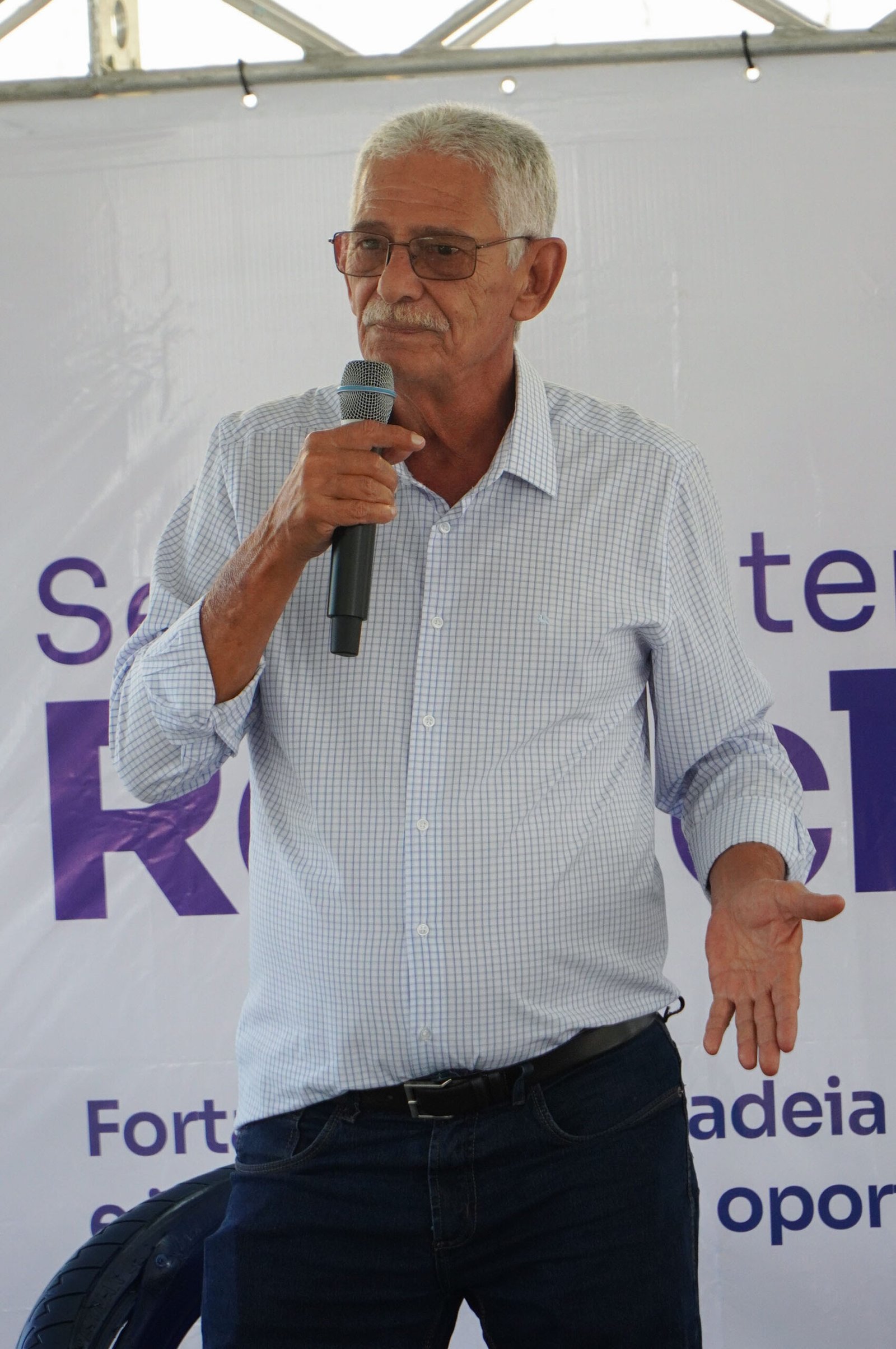 Prefeito Capitão Nelson participa de encerramento da Semana da Reciclagem na praça do Zé Garoto 