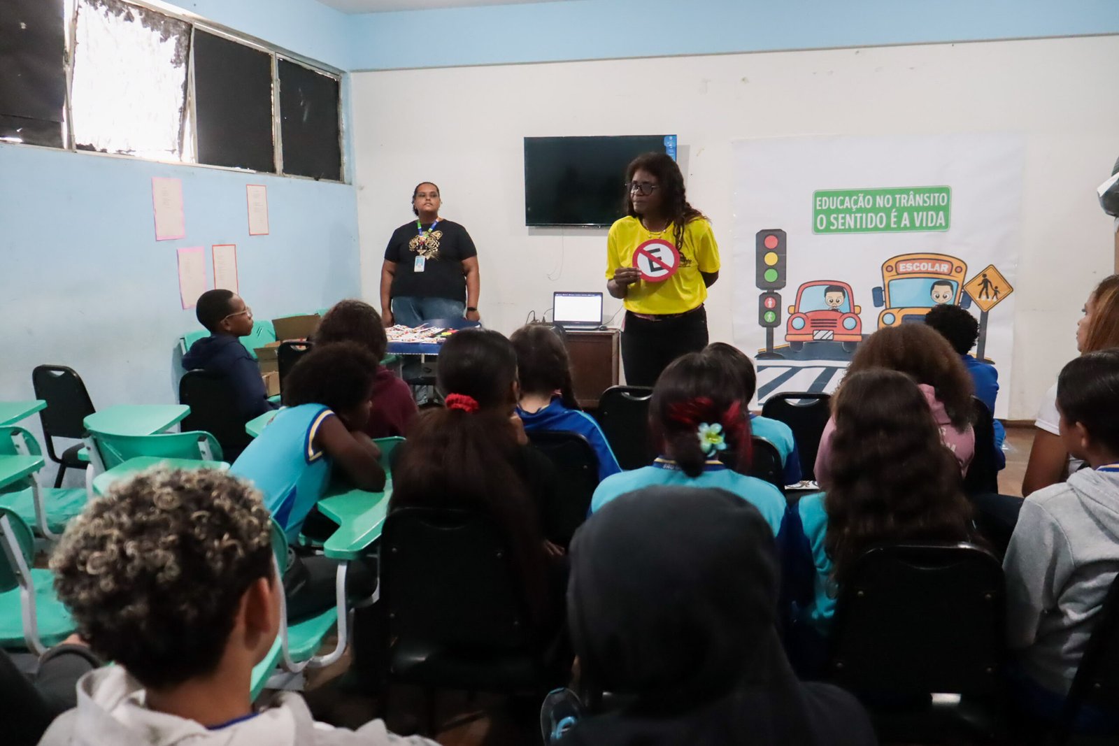 Prefeitura dá início ao Maio Amarelo com campanha educativa em escola municipal