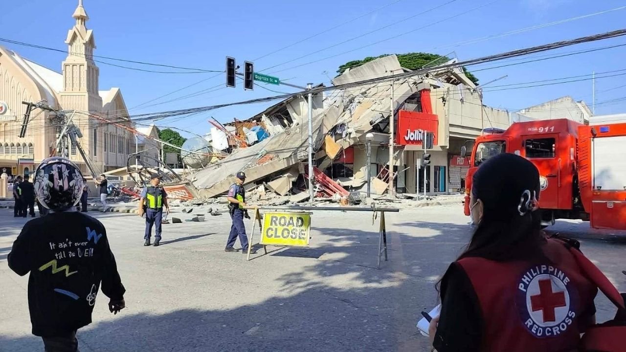 Terremoto de magnitude 7,8 deixa pelo menos 15 mortos nas Filipinas