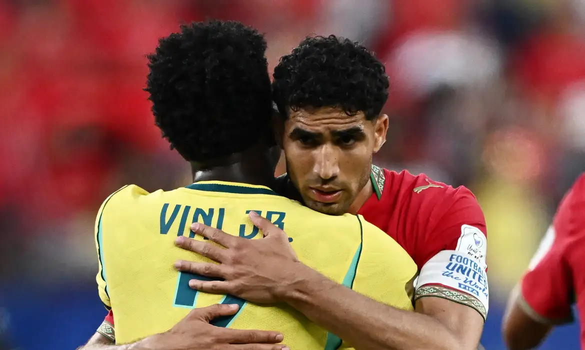 Vinícius Júnior faz autocrítica após estreia: “Precisamos melhorar”