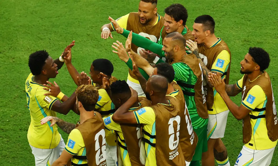 Vini Jr. comanda vitória sobre a Escócia, e Brasil avança em 1º lugar com goleada