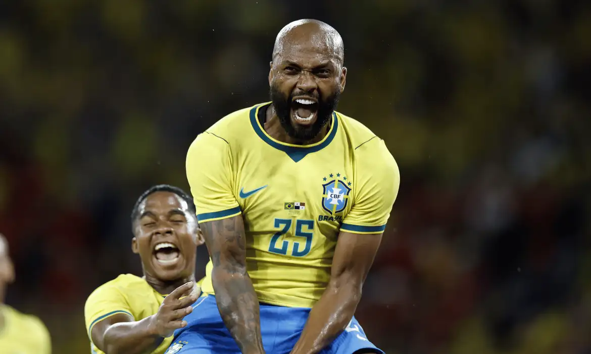 Com duas equipes, Ancelotti encerra preparação da Seleção com goleada sobre o Panamá