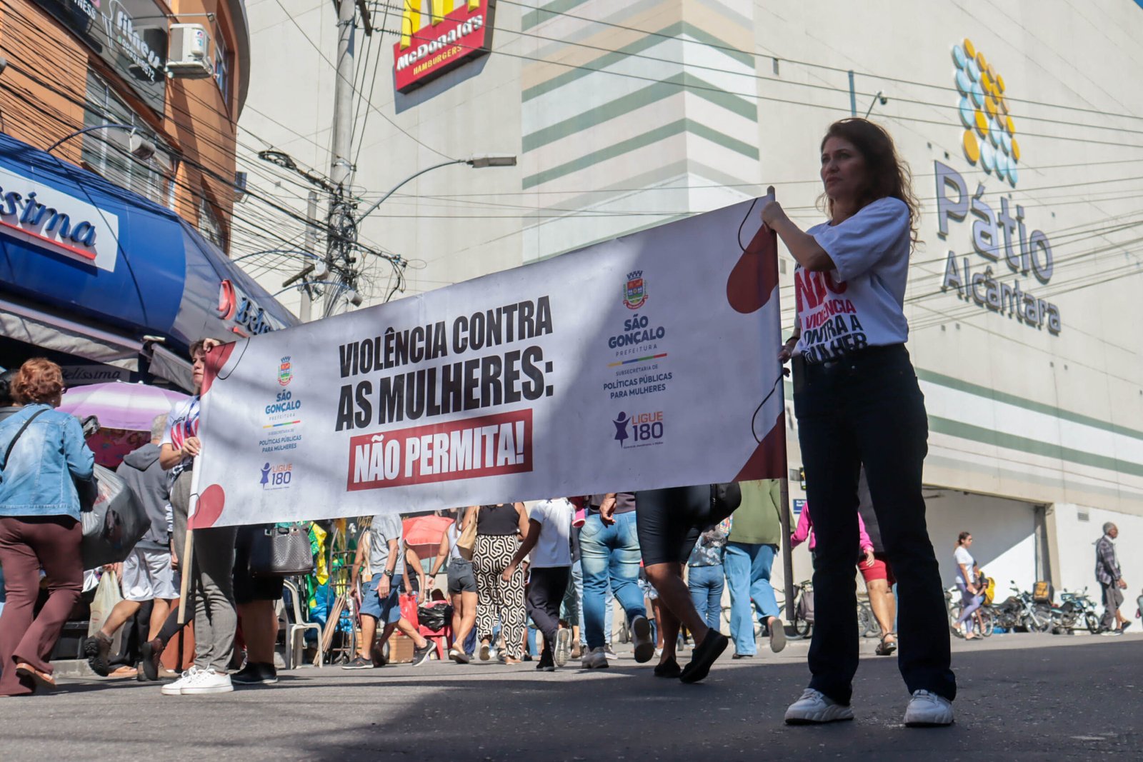 Prefeitura promove ação de conscientização contra a violência de gênero 