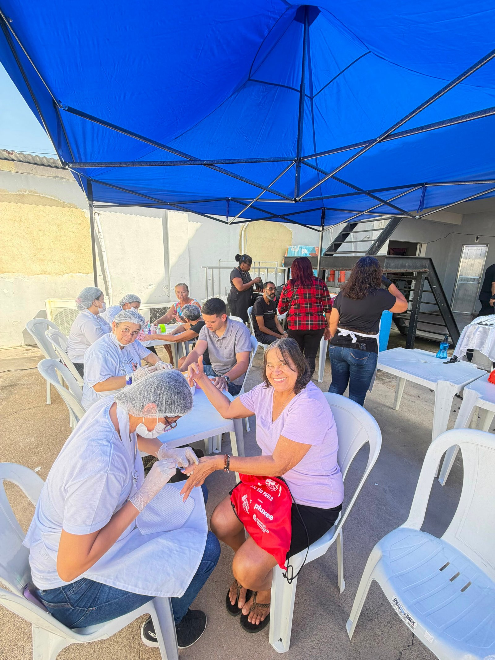 Moradores do Laranjal recebem atendimentos gratuitos do Cidadania Itinerante