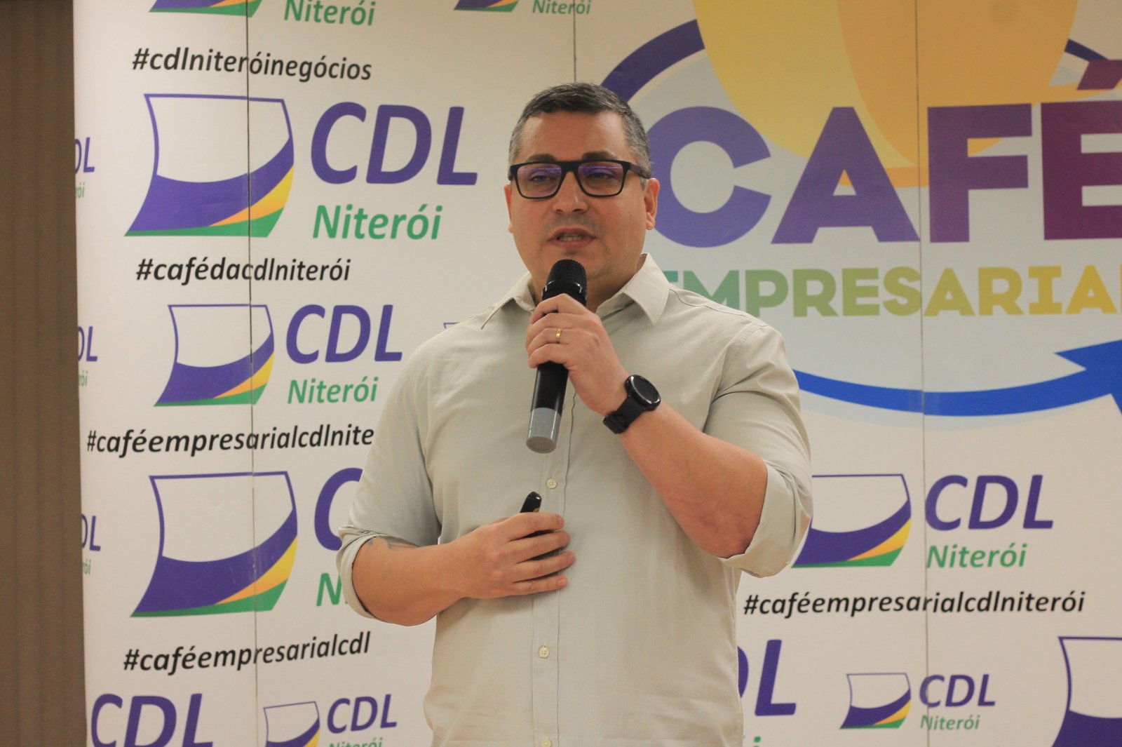Inovação e Inteligência Artificial pautam Café Empresarial da CDL