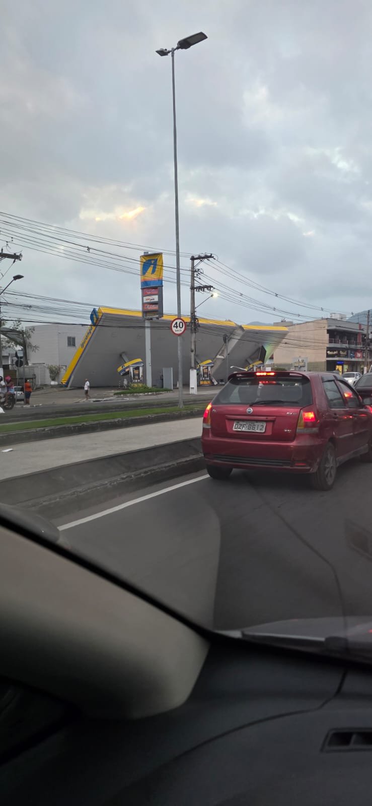 Rio de Janeiro tem mortes e um desaparecido depois de ventania