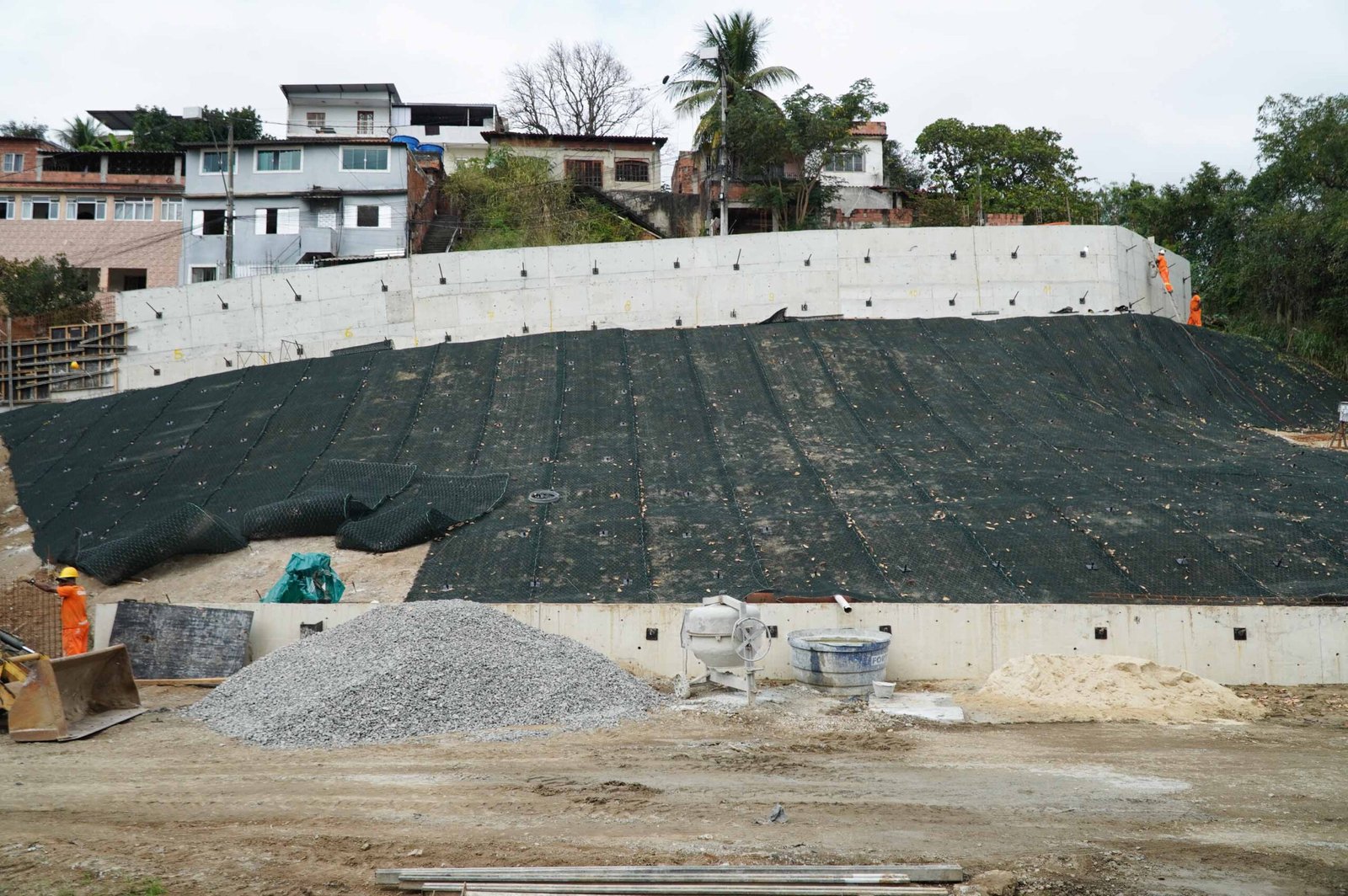 Obras estruturais, que nem sempre aparecem, transformam rua no Lindo Parque