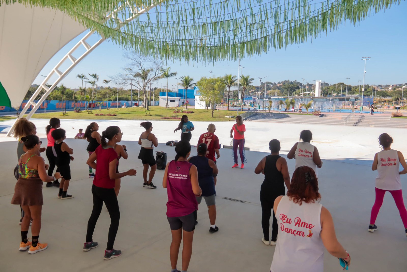 Zumba gratuita movimenta o Parque RJ Nosso Sonho, em São Gonçalo