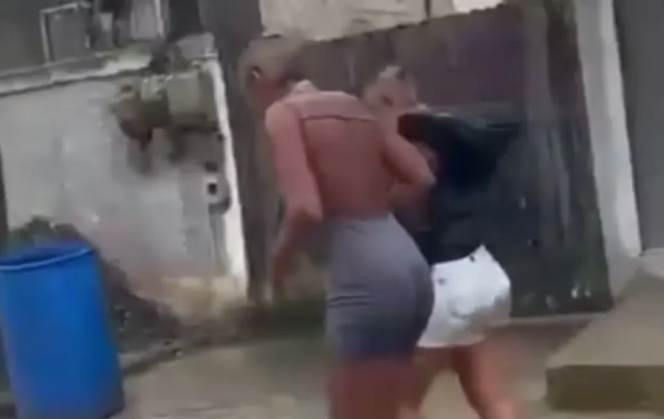 Tribunal do tráfico no Rio: chefe do CV preso teria acompanhado punição de mulheres em São Gonçalo