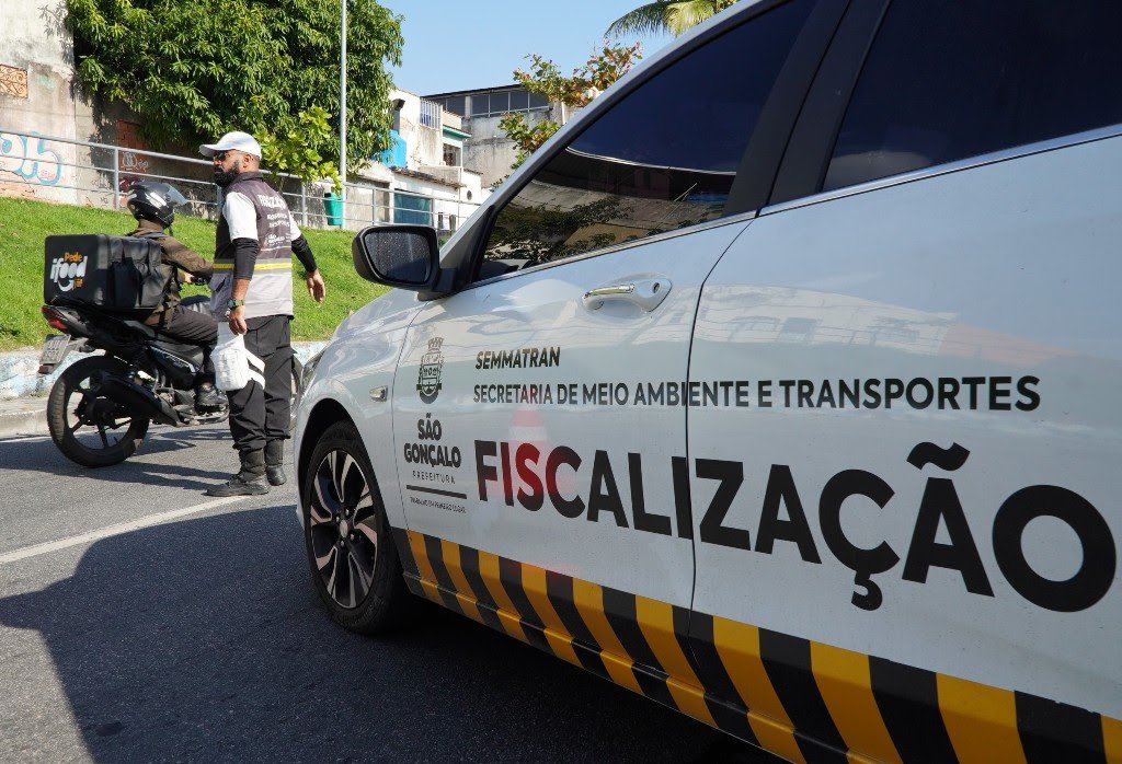 Operação Tolerância Zero combate motos barulhentas e realiza abordagens em Neves, São Gonçalo