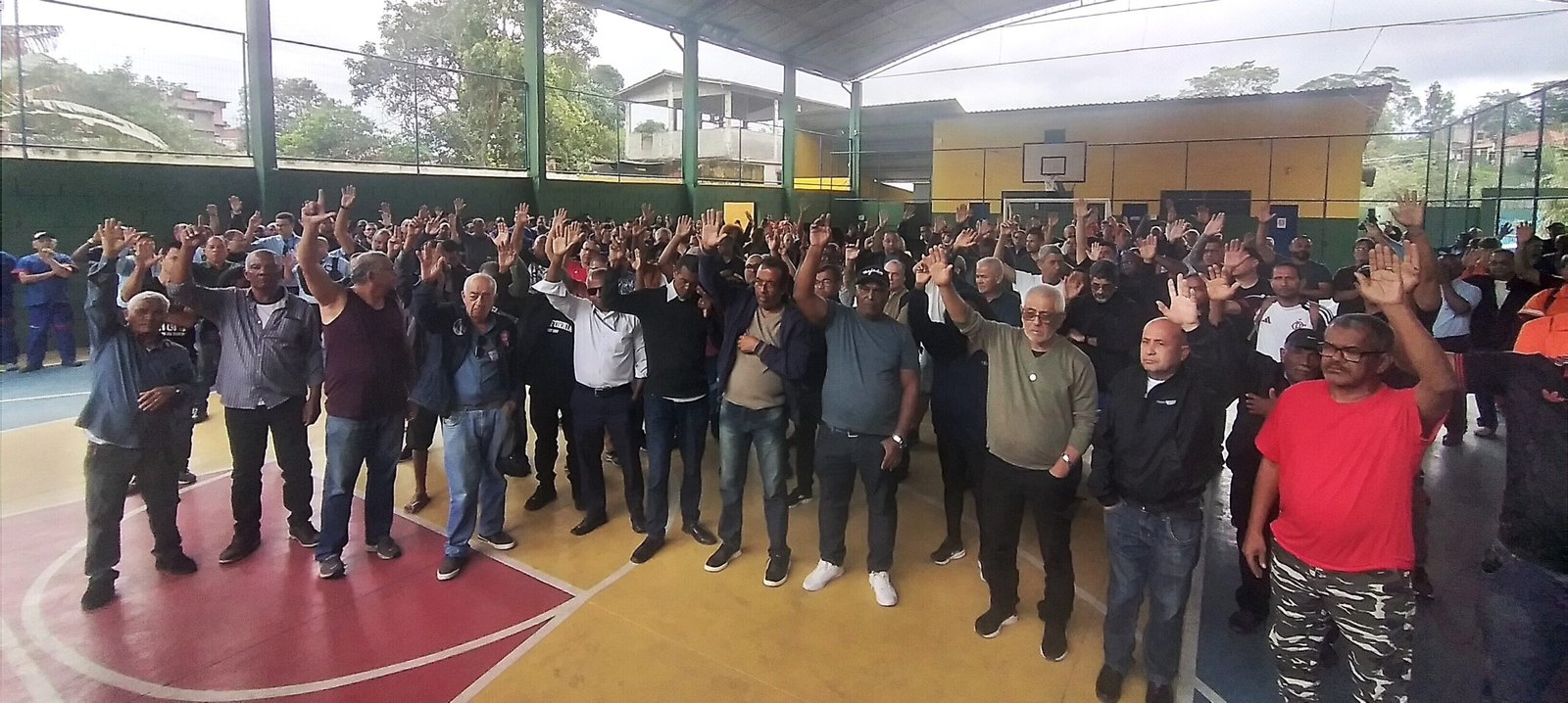Rodoviários do Leste Fluminense aprovam reajuste salarial de 5%