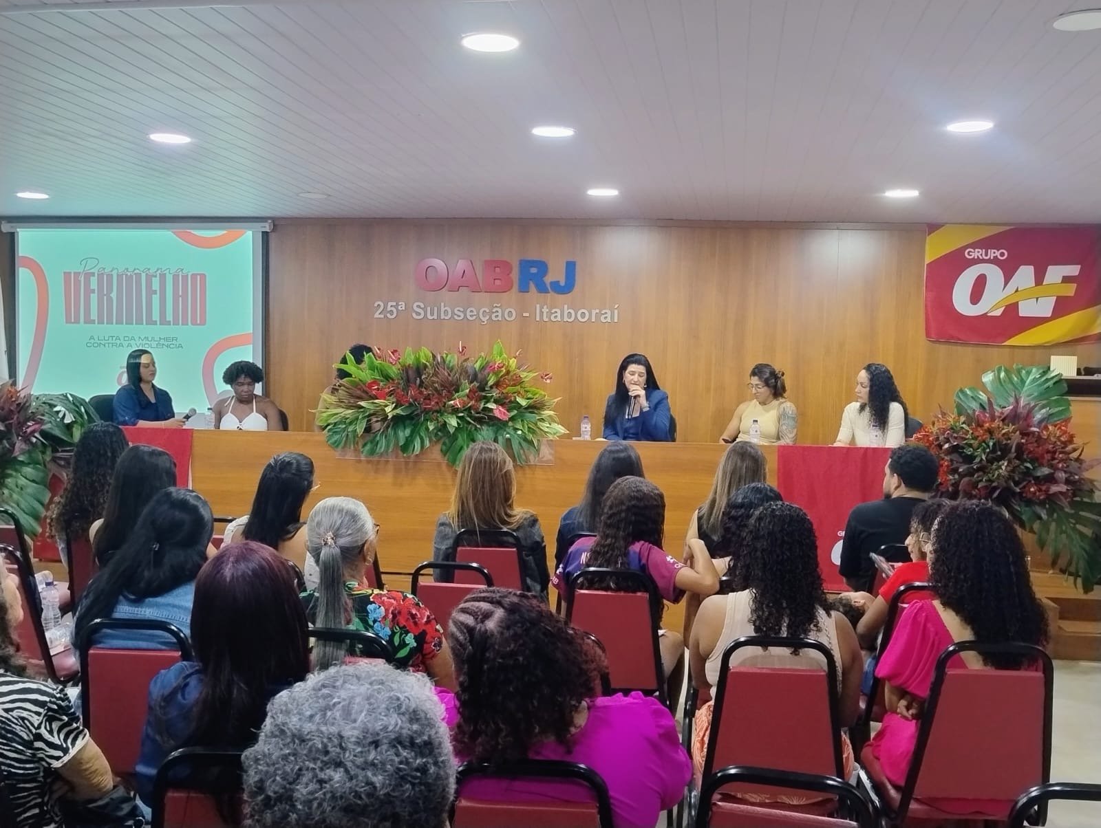 Panorama Vermelho reúne especialistas e vítimas em debate sobre a violência contra a mulher na OAB Itaboraí