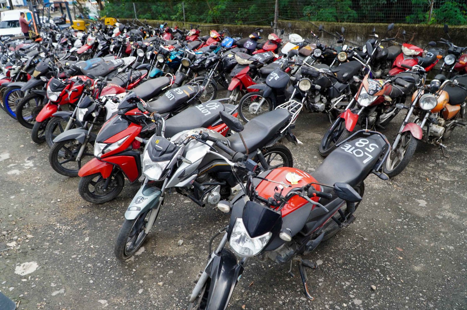 Carros e motos serão leiloados pela Prefeitura no dia 15
