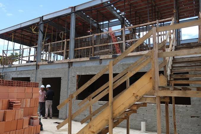 Niterói é alvo de operação que investiga desvio de recursos em obras de escolas públicas