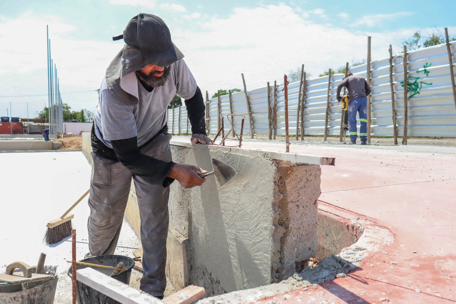 Novo complexo esportivo no Jardim Bom Retiro começa a tomar forma