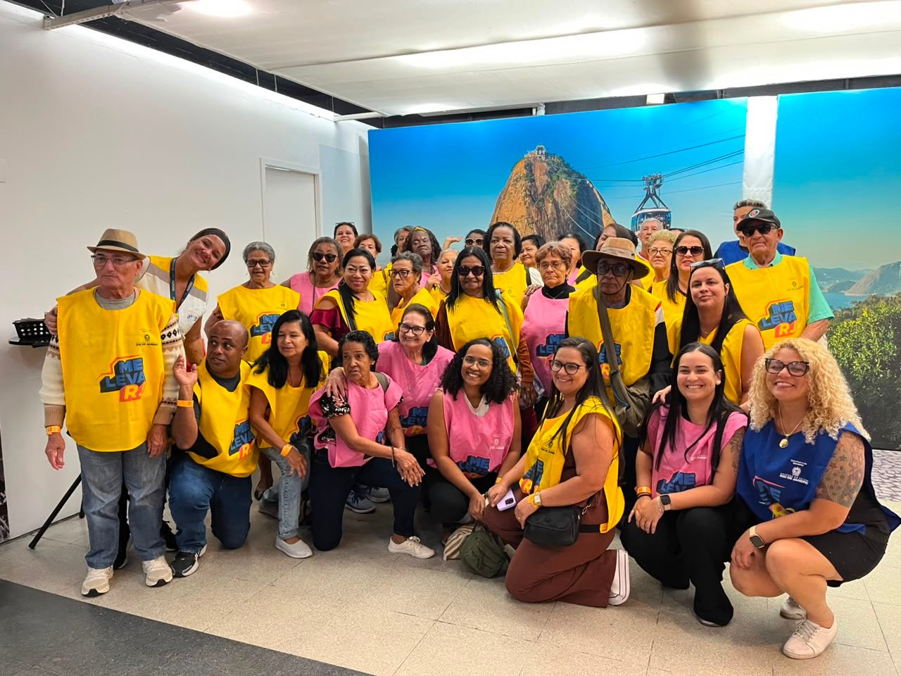 Idosos gonçalenses participam de passeio ao Planetário do Rio